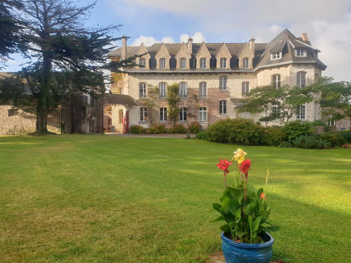 Chateau De Surville Surville  Buitenkant foto