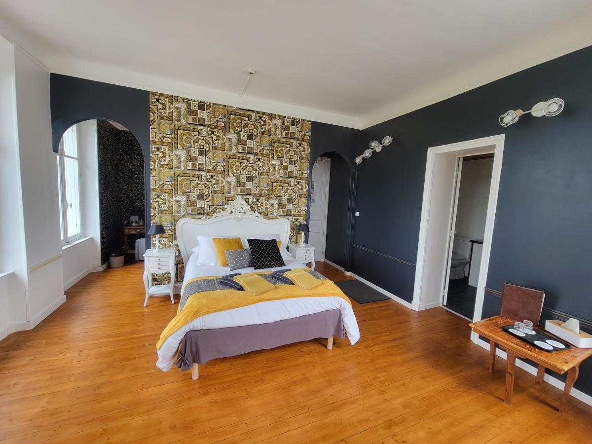 Chateau De Surville Surville  Kamer foto
